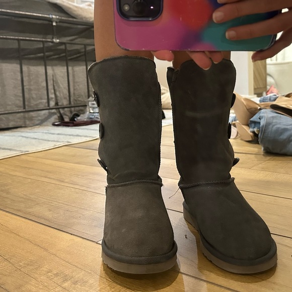 UGG boots triple bailey button, grey size 6, worn 2x - Picture 4 of 8